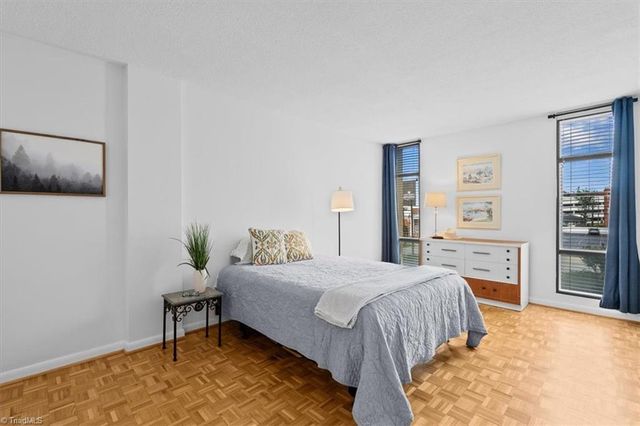 1101 N Elm Street 204, Greensboro, NC 27401