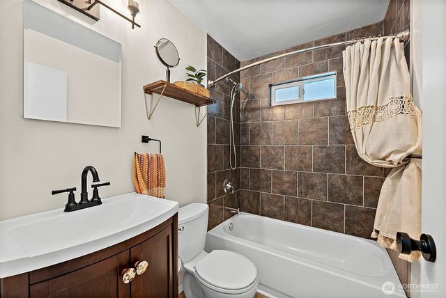 702 Yale Street, Fircrest, WA 98466