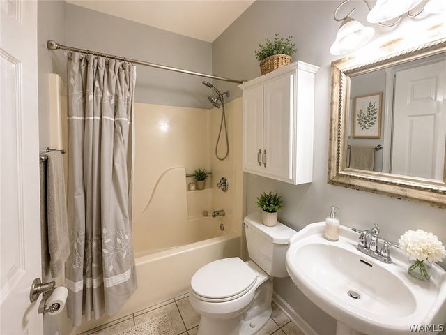 2330 Fort Fisher, Tuscaloosa, AL 35406