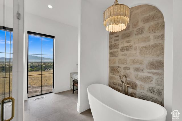 261 N SARAH ST, Providence, UT 84332