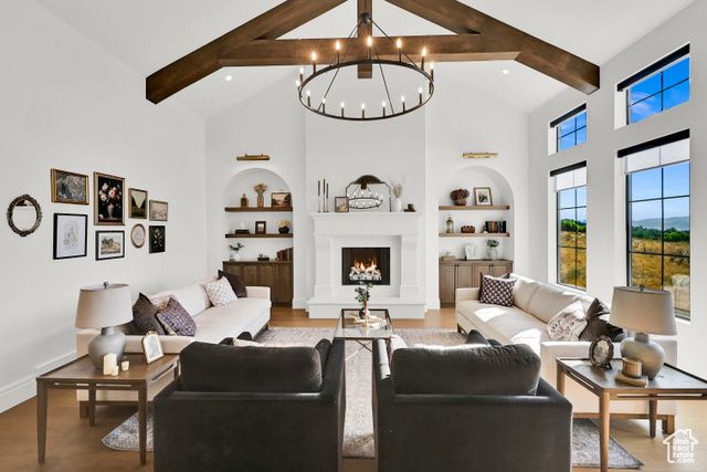 261 N SARAH ST, Providence, UT 84332