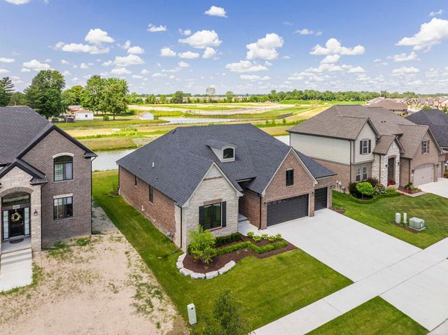 49195 Langford Drive 216, Macomb, MI 48044