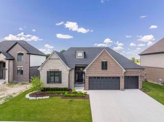 49195 Langford Drive 216, Macomb, MI 48044