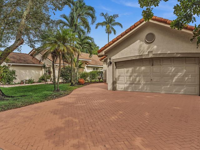 12535 SW 7th Place, Davie, FL 33325