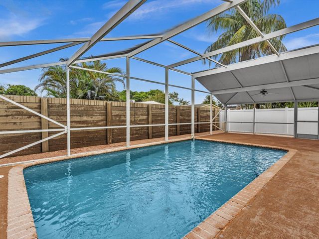 12535 SW 7th Place, Davie, FL 33325