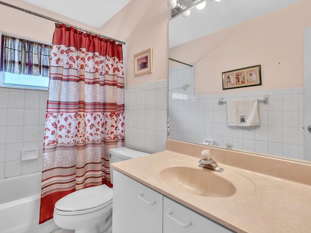 12535 SW 7th Place, Davie, FL 33325