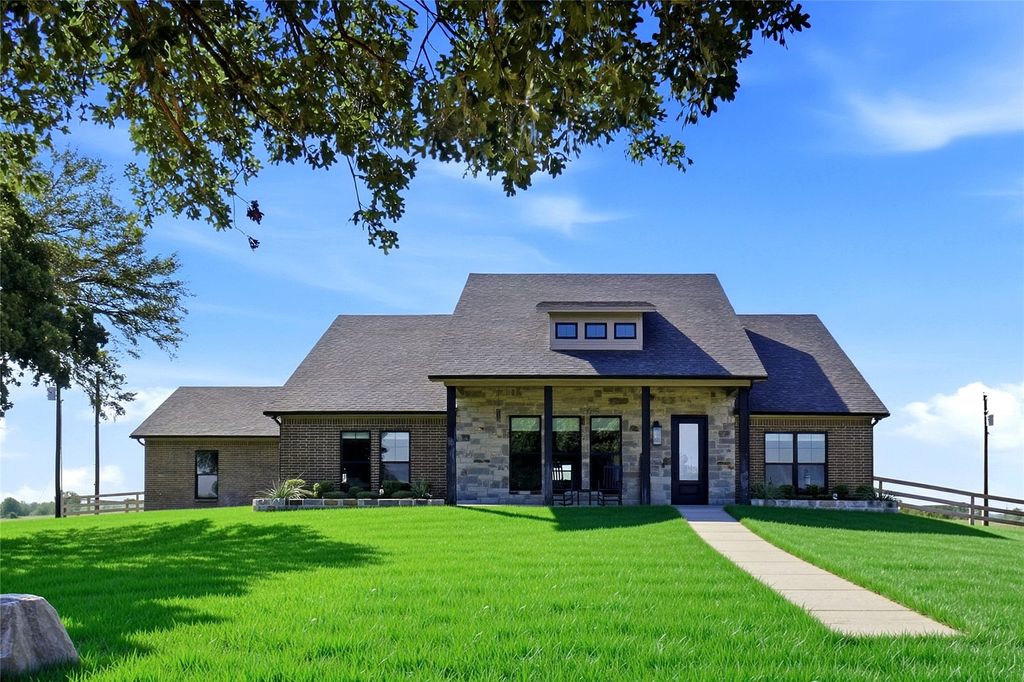 345 County Road 1180, Decatur, TX 76234