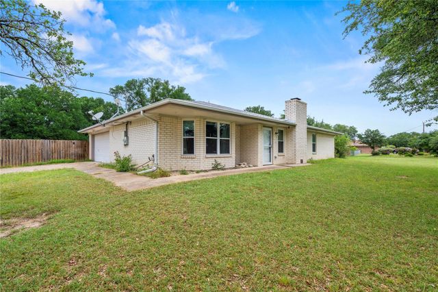 8827 E Highway 190 E, Lampasas, TX 76550