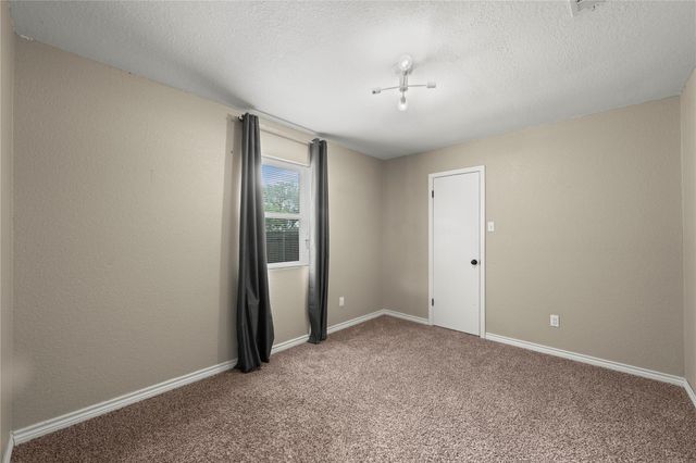 8827 E Highway 190 E, Lampasas, TX 76550