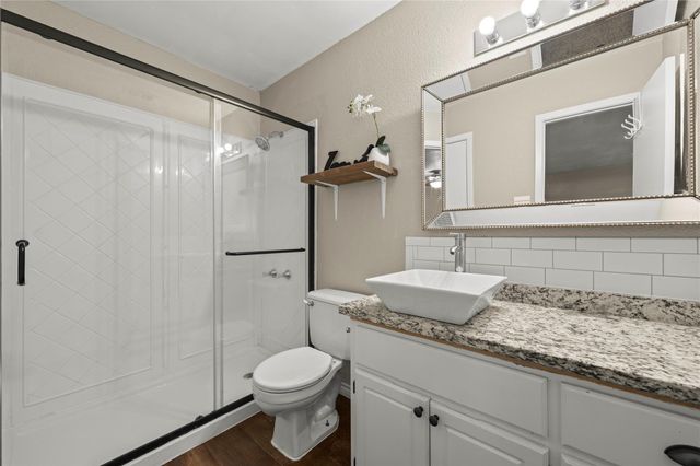 8827 E Highway 190 E, Lampasas, TX 76550