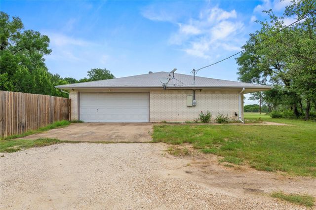 8827 E Highway 190 E, Lampasas, TX 76550