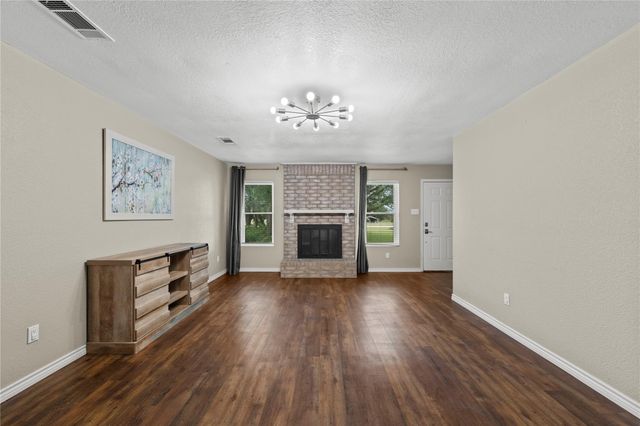 8827 E Highway 190 E, Lampasas, TX 76550