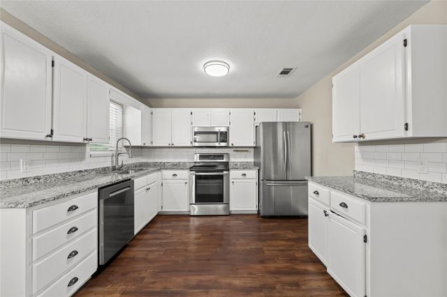 8827 E Highway 190 E, Lampasas, TX 76550