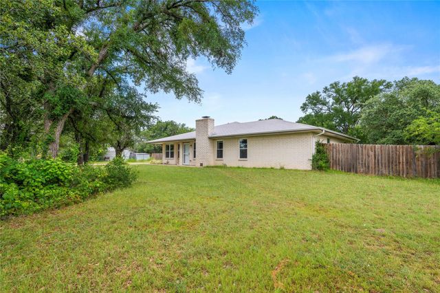 8827 E Highway 190 E, Lampasas, TX 76550