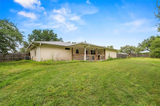 8827 E Highway 190 E, Lampasas, TX 76550