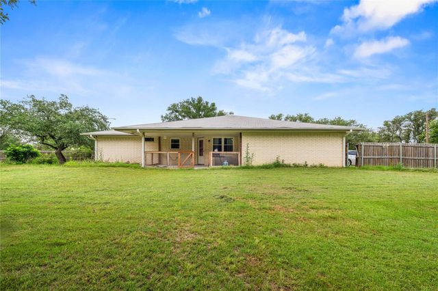 8827 E Highway 190 E, Lampasas, TX 76550