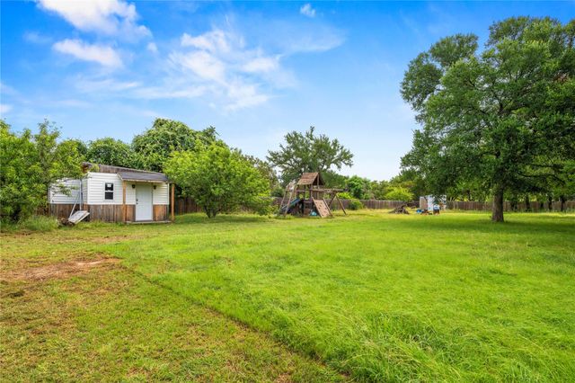 8827 E Highway 190 E, Lampasas, TX 76550
