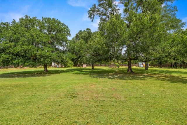 8827 E Highway 190 E, Lampasas, TX 76550