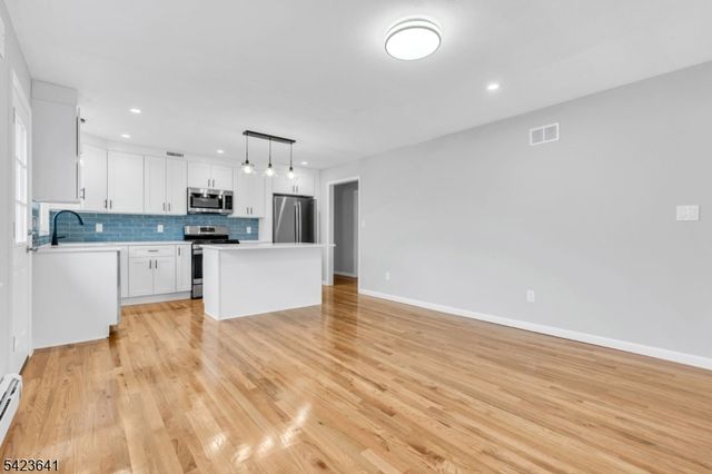 24 Hollywood Ave, Cranford Twp., NJ 07016