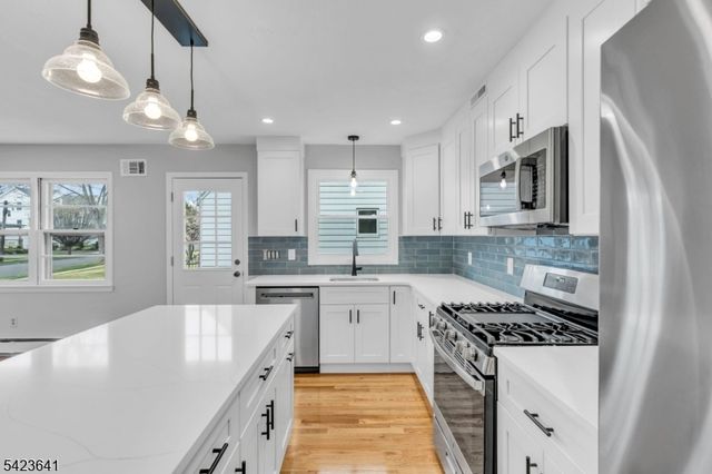 24 Hollywood Ave, Cranford Twp., NJ 07016