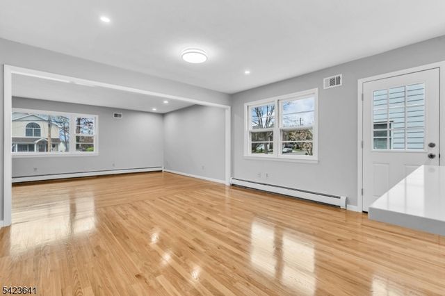 24 Hollywood Ave, Cranford Twp., NJ 07016
