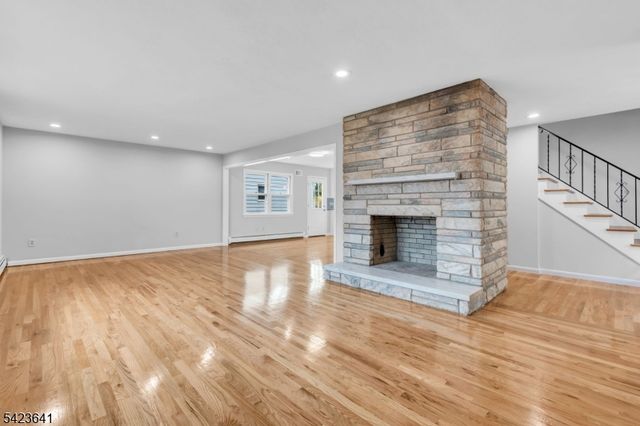 24 Hollywood Ave, Cranford Twp., NJ 07016