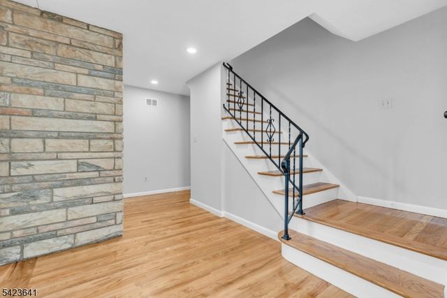 24 Hollywood Ave, Cranford Twp., NJ 07016