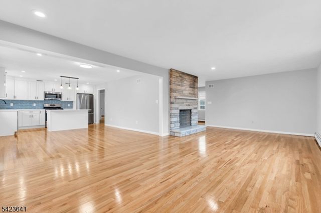 24 Hollywood Ave, Cranford Twp., NJ 07016