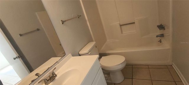 111 SE 16TH AVENUE O104, Gainesville, FL 32601