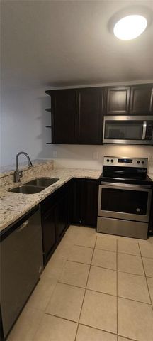 111 SE 16TH AVENUE O104, Gainesville, FL 32601