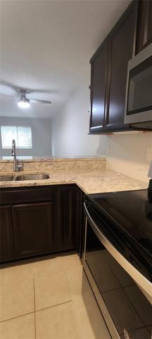 111 SE 16TH AVENUE O104, Gainesville, FL 32601