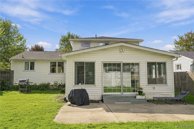 5083 Bradley Lane, Hamburg, NY 14075
