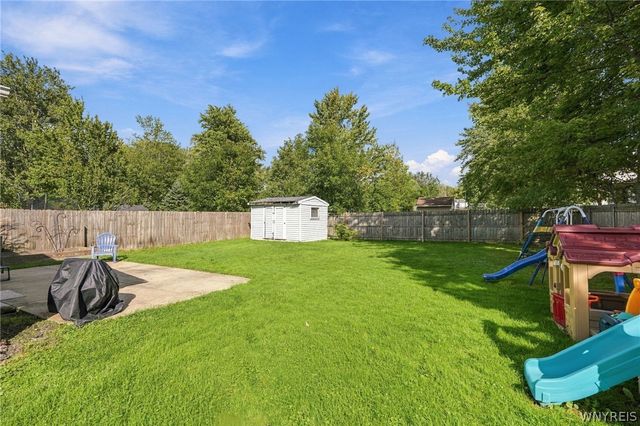 5083 Bradley Lane, Hamburg, NY 14075