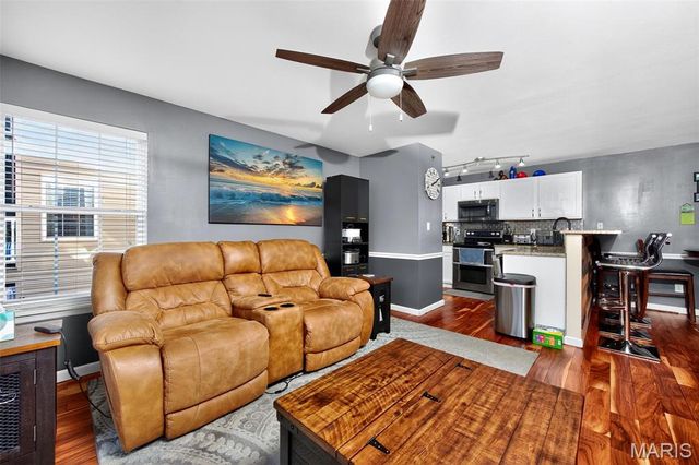 823 Saravalle Drive, St Peters, MO 63376