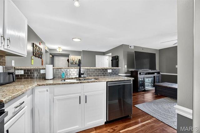 823 Saravalle Drive, St Peters, MO 63376