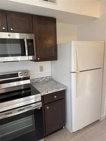 13905 VILLAGE TERRACE DRIVE, Tampa, FL 33624