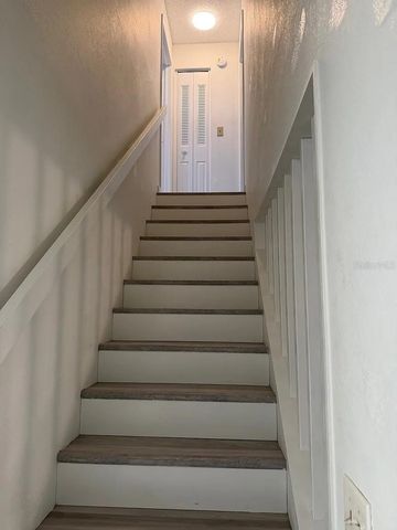 13905 VILLAGE TERRACE DRIVE, Tampa, FL 33624