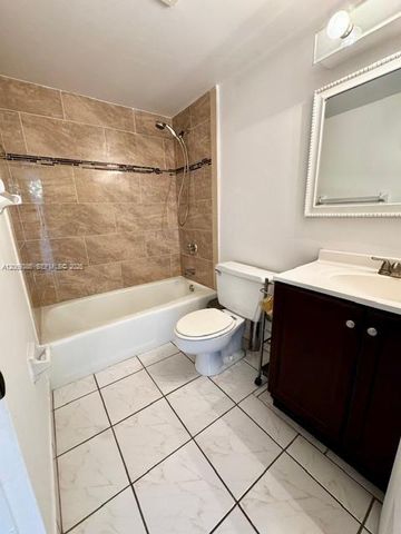 610 Tennis Club Drive 407, Fort Lauderdale, FL 33311