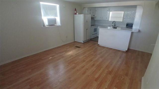 542 DIVISION STREET, Tarpon Springs, FL 34689