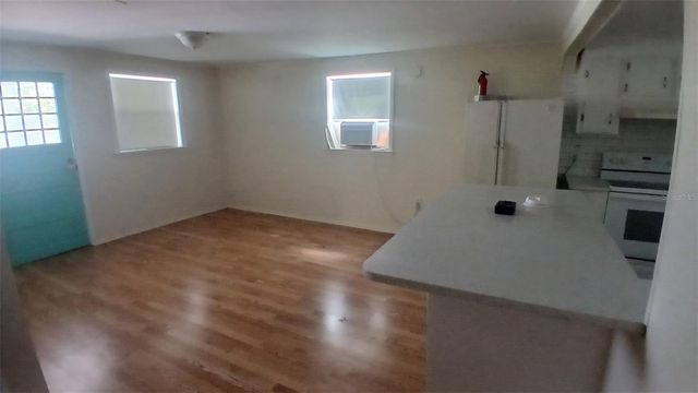 542 DIVISION STREET, Tarpon Springs, FL 34689