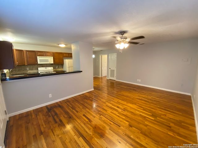 211 Natalen Ave Apt 210, San Antonio, TX 78209