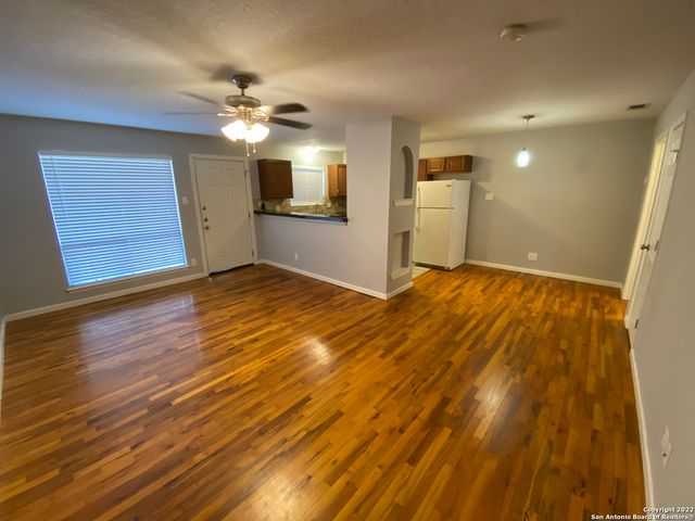 211 Natalen Ave Apt 210, San Antonio, TX 78209