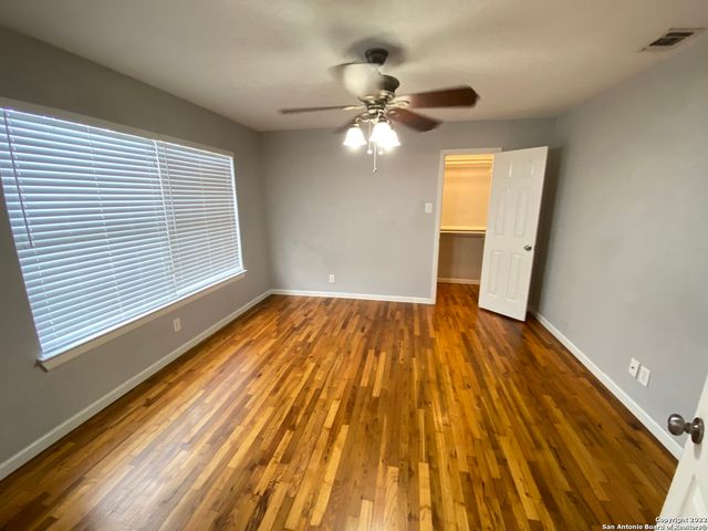 211 Natalen Ave Apt 210, San Antonio, TX 78209