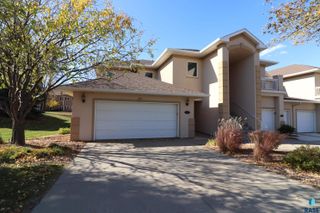 5815 S Shadow Wood Pl Place, Sioux Falls, SD 57108