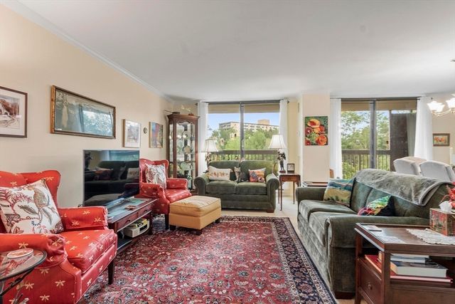 40 Village Rd 910, Middleton, MA 01949
