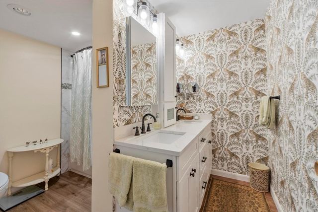 40 Village Rd 910, Middleton, MA 01949