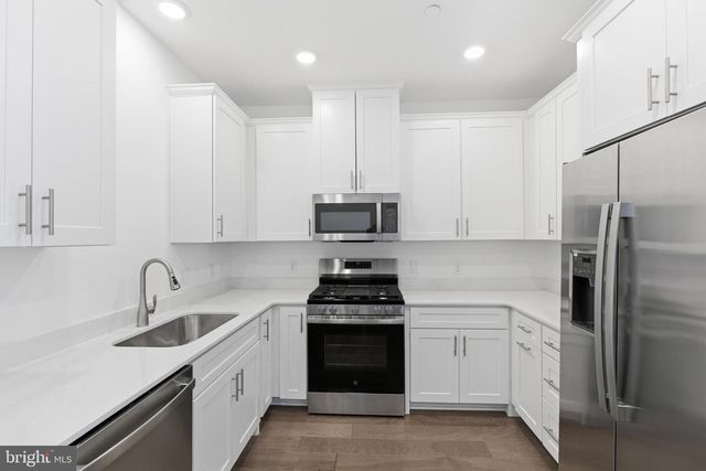 116 LEONA STEWART, Pennington, NJ 08534