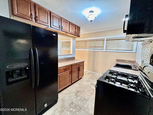 174 Princeton Road, Parlin, NJ 08859