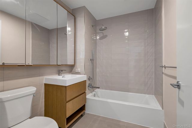131-02B 40th Road 15U, Flushing, NY 11354