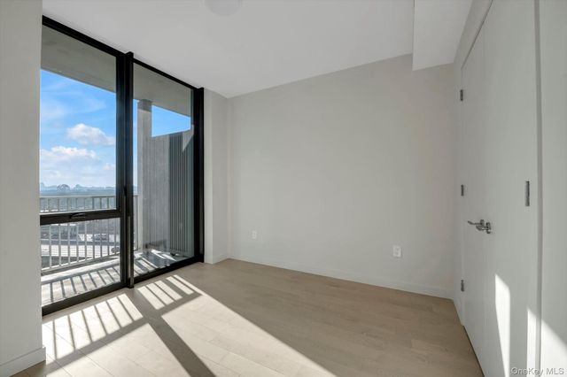 131-02B 40th Road 15U, Flushing, NY 11354